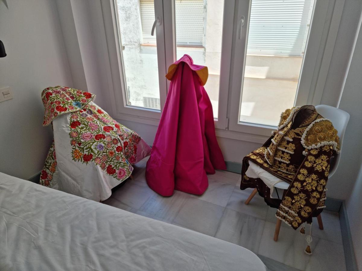 Philippe'S Home Triana Con Terraza Seville Exterior photo