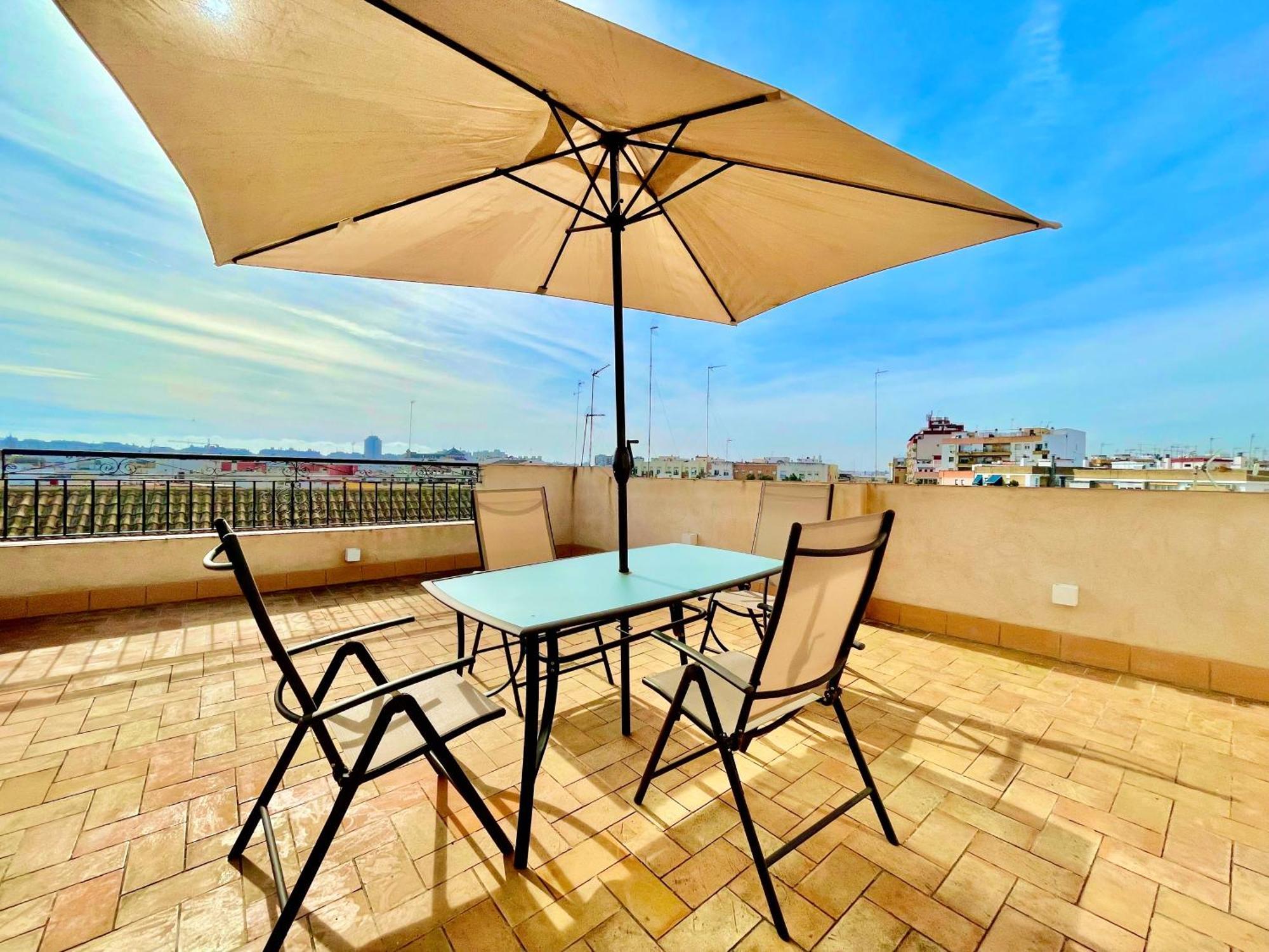 Philippe'S Home Triana Con Terraza Seville Exterior photo